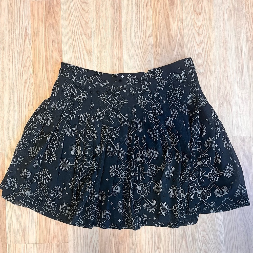 Flirty Black and White Pleated Skater Mini Skirt Size 10